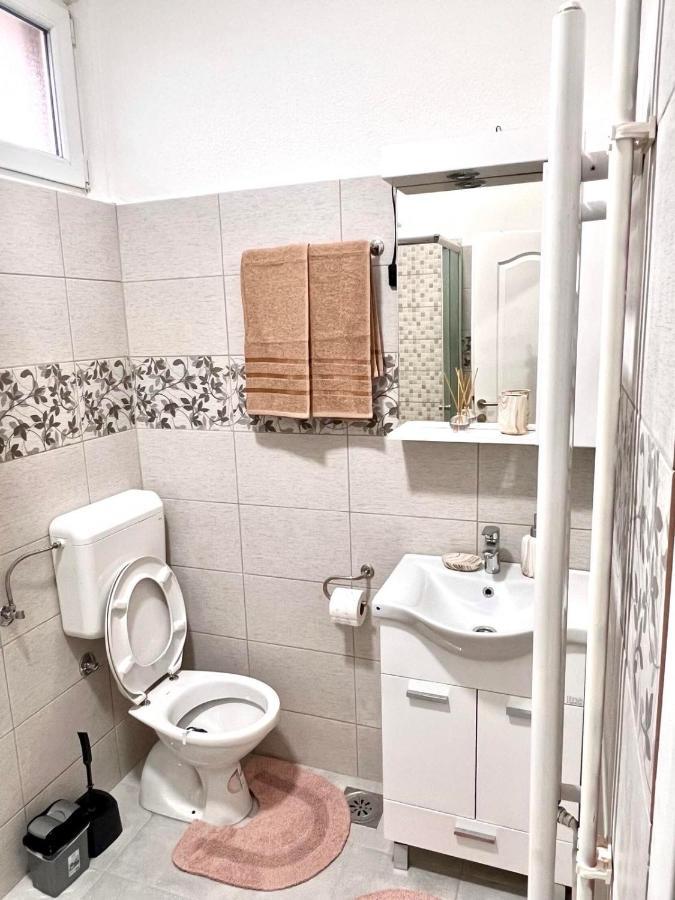 M Apartman Foca Exteriör bild