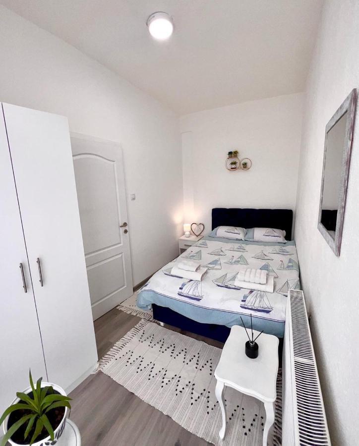 M Apartman Foca Exteriör bild